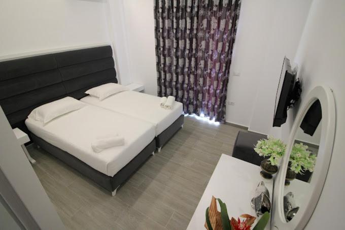 Hotel Edina By Hp 4*