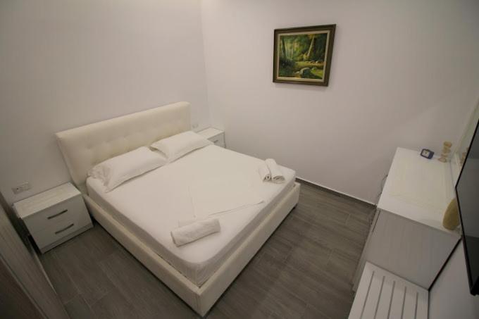 Edina By Hp Sarandë