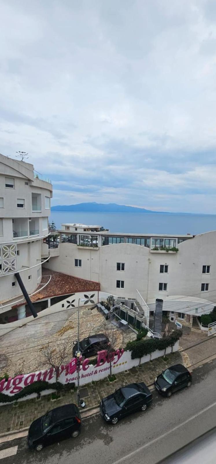 Edina By Hp 4*